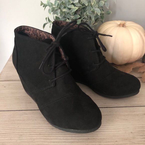 COPY - NWOT black wedge ankle booties size 8 - Picture 2 of 5